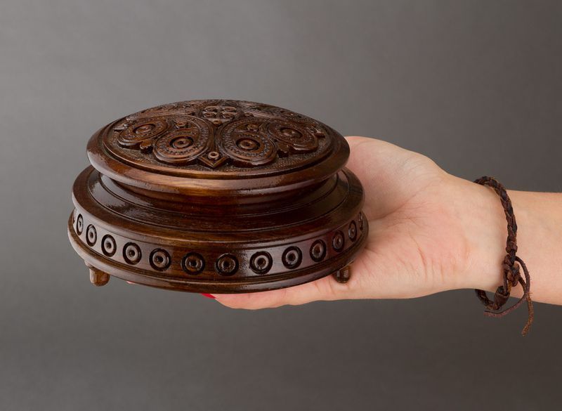 Hand carved round jewelry wooden box