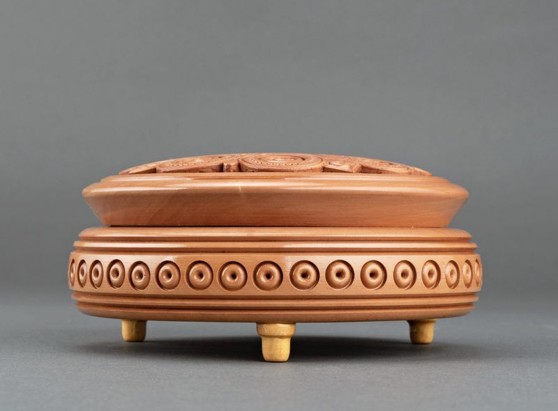 Round carved box