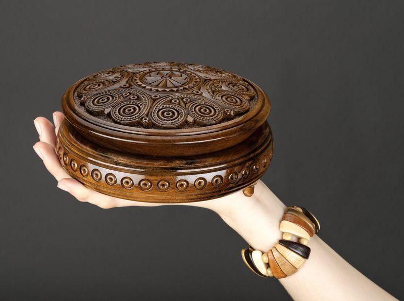 Round carved box