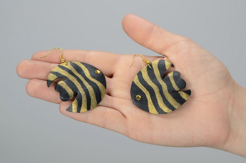 Leather earrings "Small fishes"