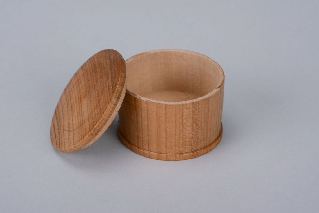 Wooden salt-spice cellar