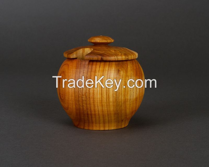 Spice pot with a lid