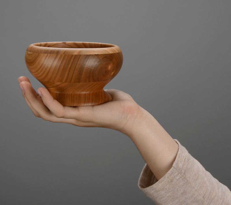 Wooden bowl with tempered glass inside surface
