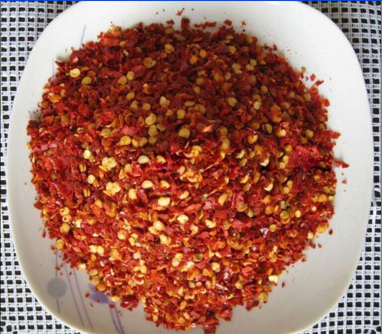 export red dried chilli flakes, red hot chilli flakes with seeds
