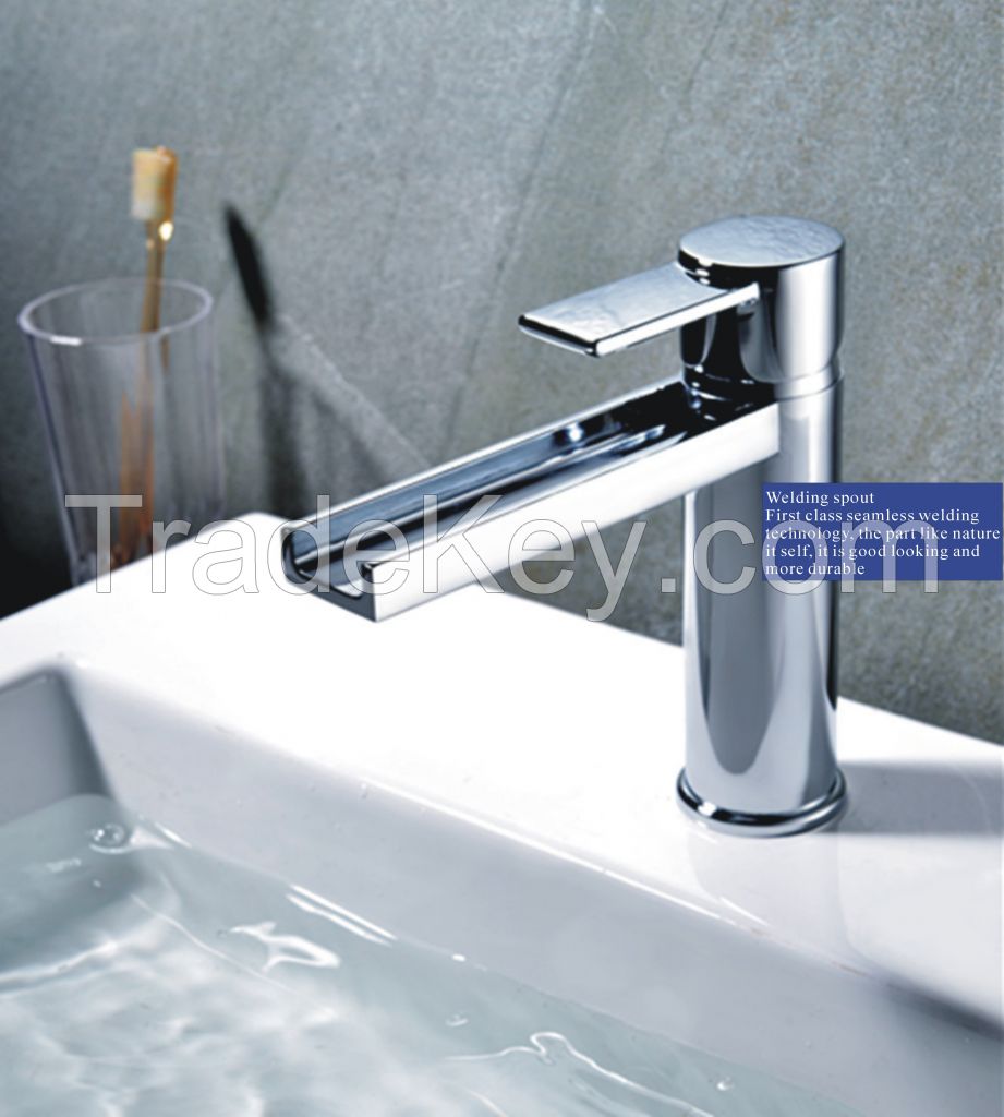 Waterfall basin faucet