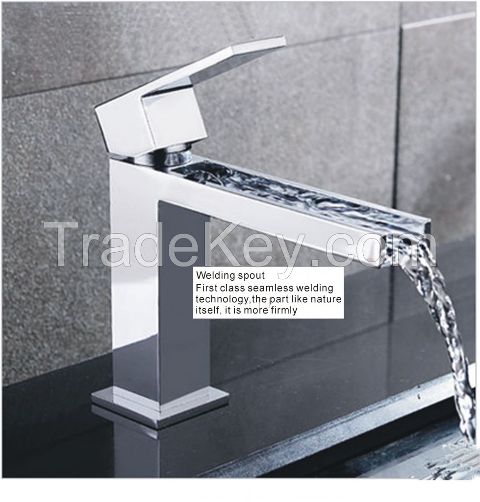 Waterfall basin faucet