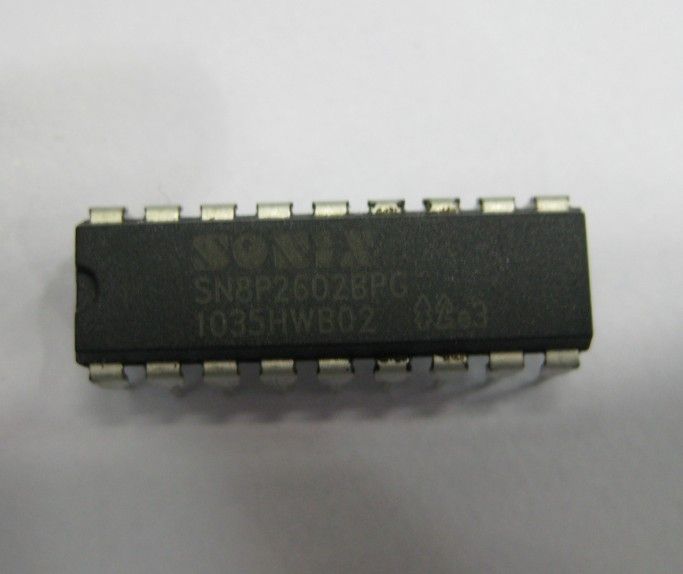 original new SN8P2602CPB ic chip- DIP18