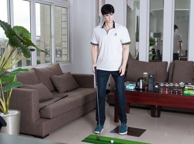 Articulated movable mannequin