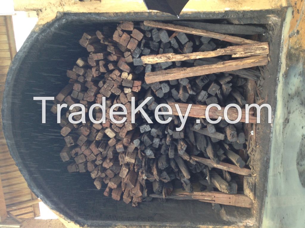 Hardwood lump charcoal