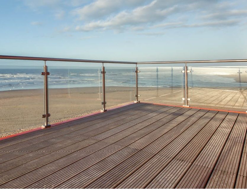 Sgp Laminated Glass Stainless Steel Glass Balustrade at The Coast with SGCC Certificate
