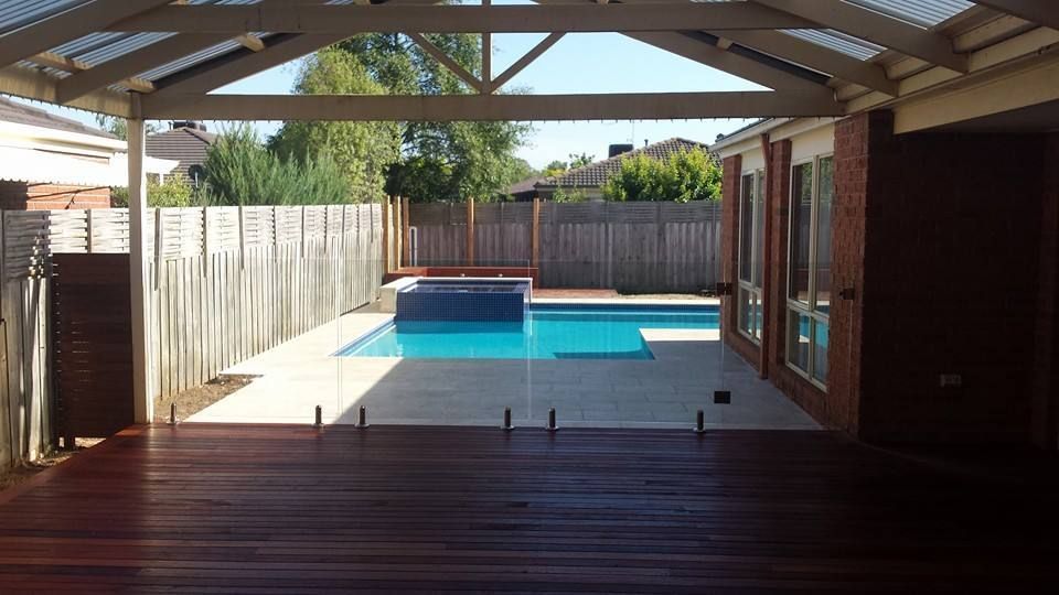 high quality 10mm 12mm clear toughened glass swimming pool fence price