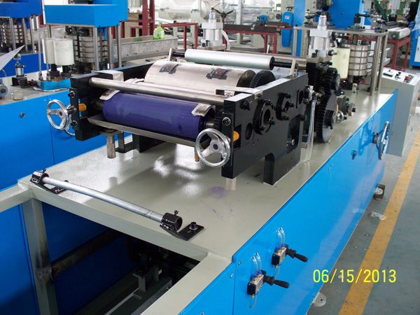 Full-Automatic Multi-colors Napkin Paper Machine (DC-NPM-180/500)