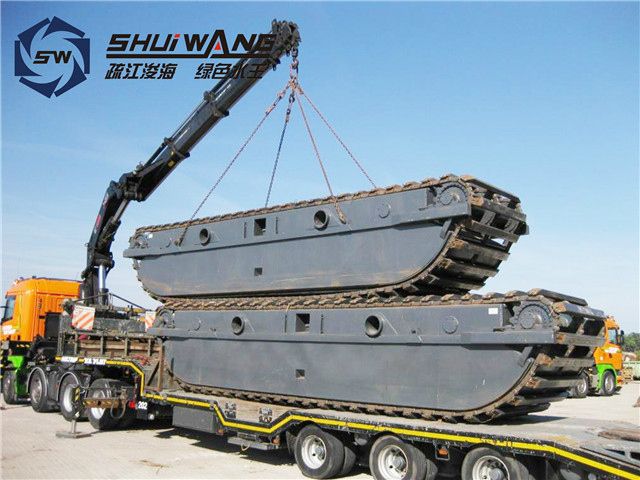 Multifunctional amphibious dredger