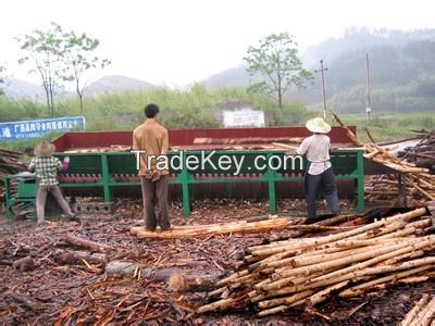 Wood peeling machine