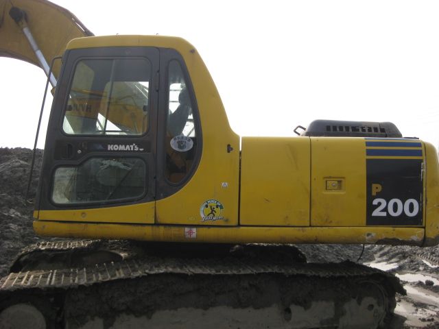 Used Komatsu PC200-6 excavator