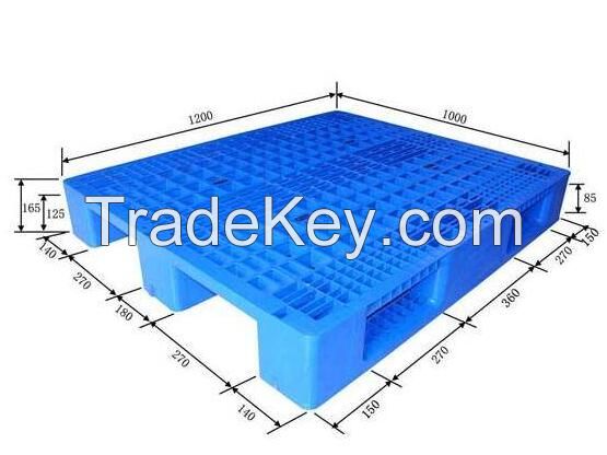 Single sided perforated plastic pallet with 3 skids-heavy duty