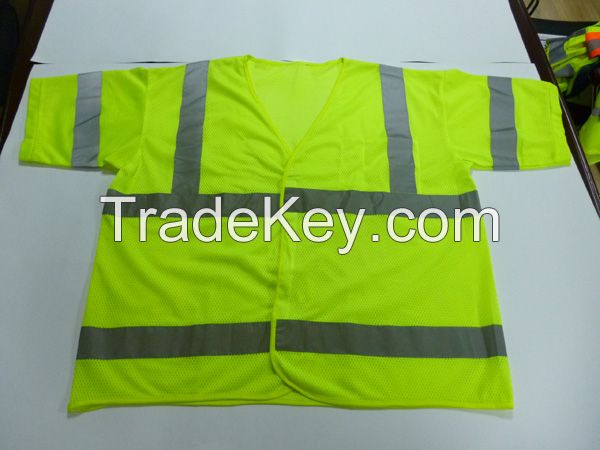 HI-VIZ safety vest with short sleeve with 4 pockets, closed with zipper