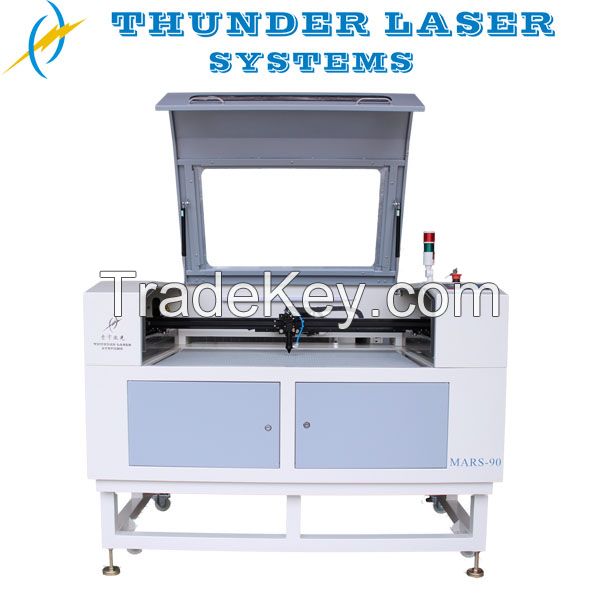 Laser engraving machine eastern with mobilize table engrave portrait