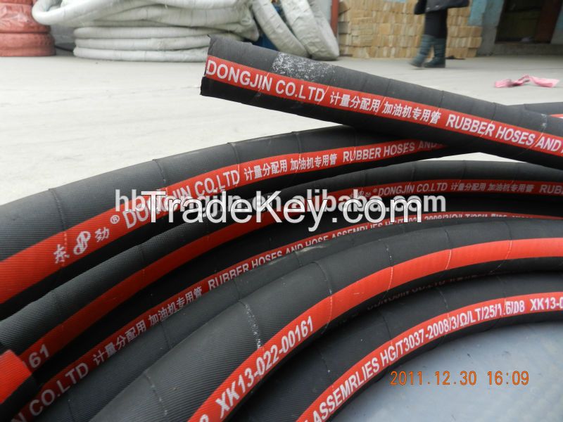 Rubber hose for aircraft ground fueling and defueling