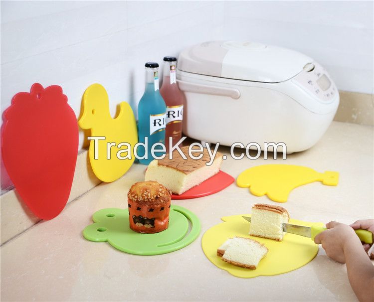 mini and lovely animal shape plastic cutting board