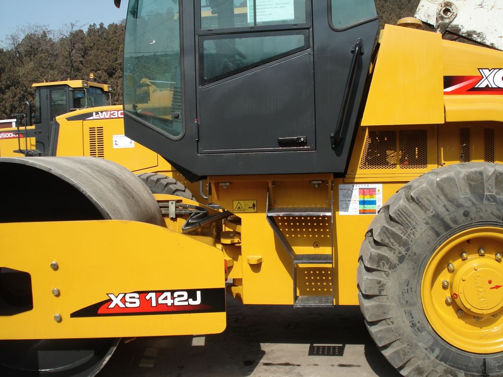 Compactor,Road roller , China Road rollerÃƒÂ¯Ã‚Â¼Ã¯Â¿Â½New, XCMG, Road machinery,Mechanical driving ,Single drum,XS142J