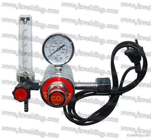 Carbon dioxide regulator with electrical heater