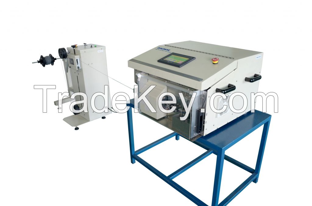 Coaxial automatic wire stripping machine 