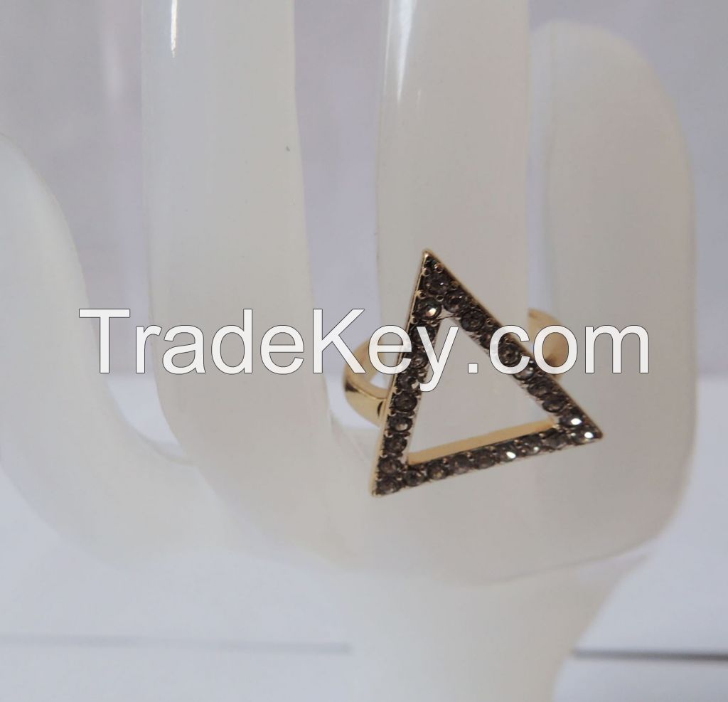 golden triangle with many stone ring