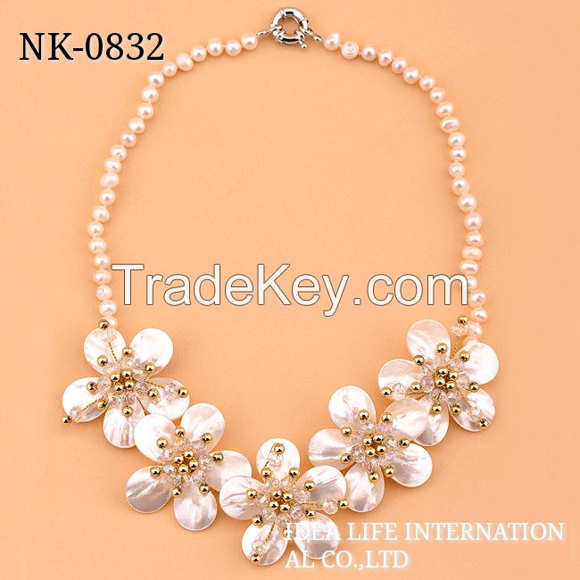 metal enamel flower necklace