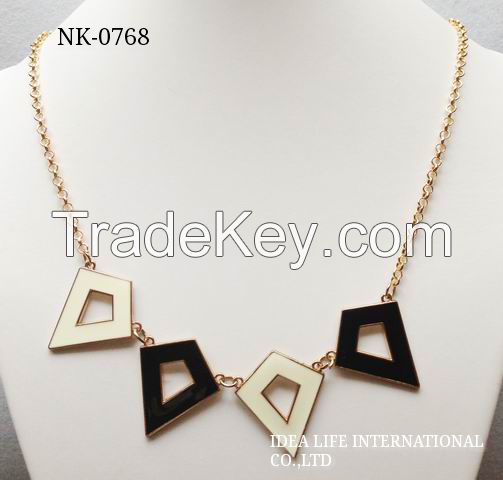 gold chain necklace