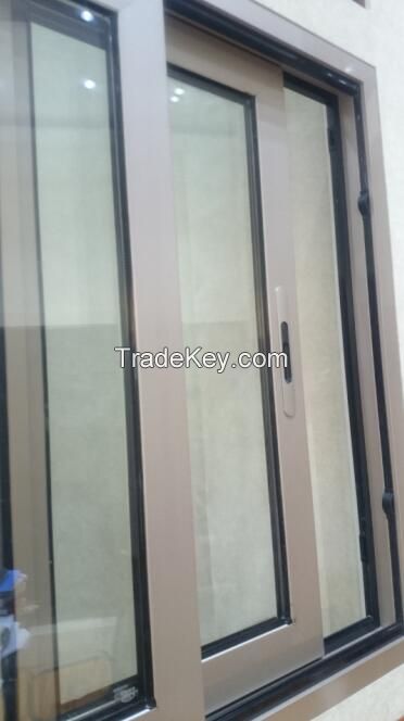 Aluminum sliding window