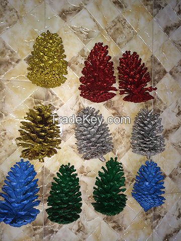 glittered pine cone 