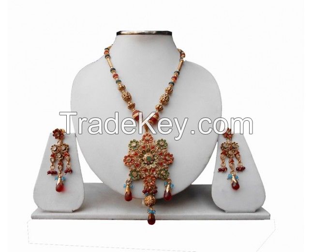 Traditional Pendant Set With Earrings