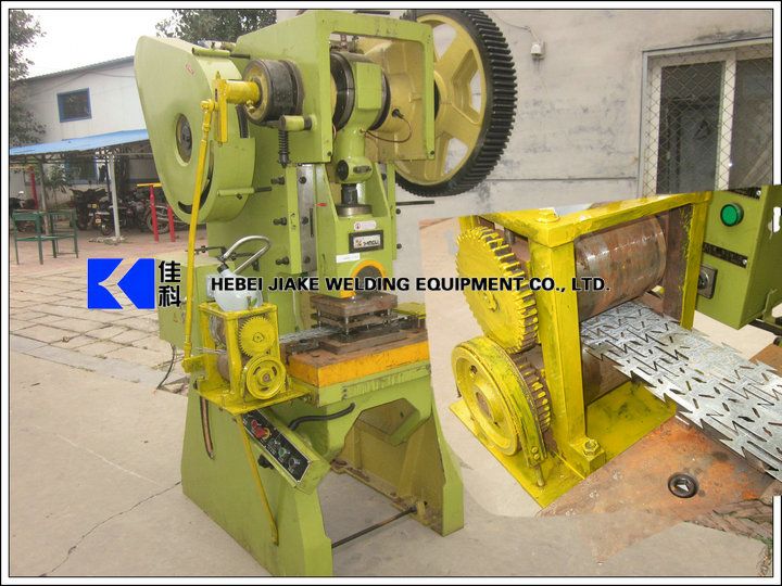 Razor barbed wire producing line, Razor strip making machine and Razor barbed Wire forming Machine