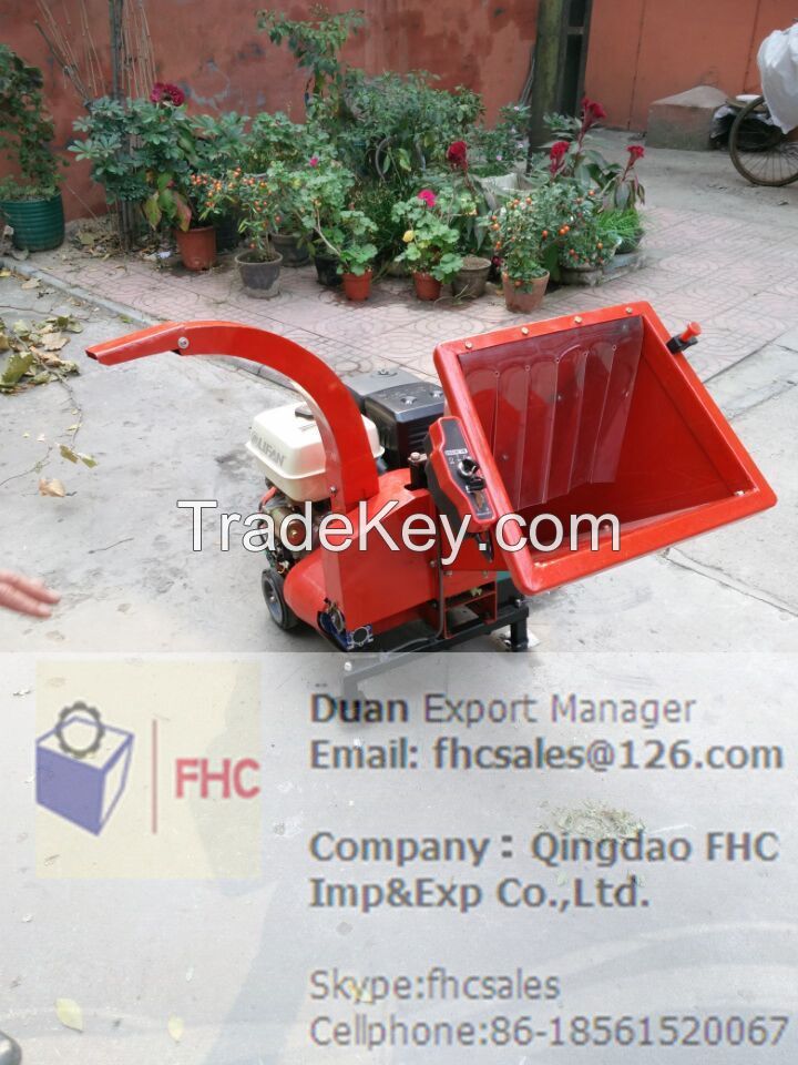 Auto double polar driving feed wheel wood chipper