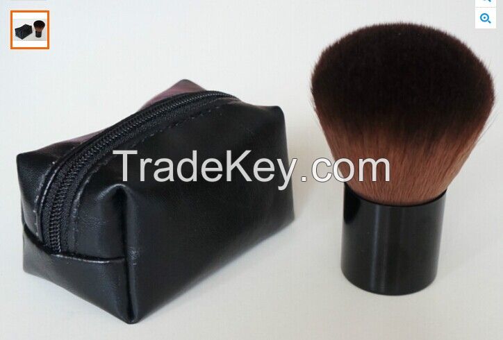 Kabuki brush