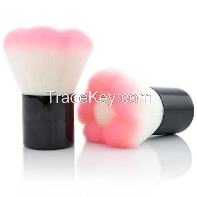 Kabuki brush