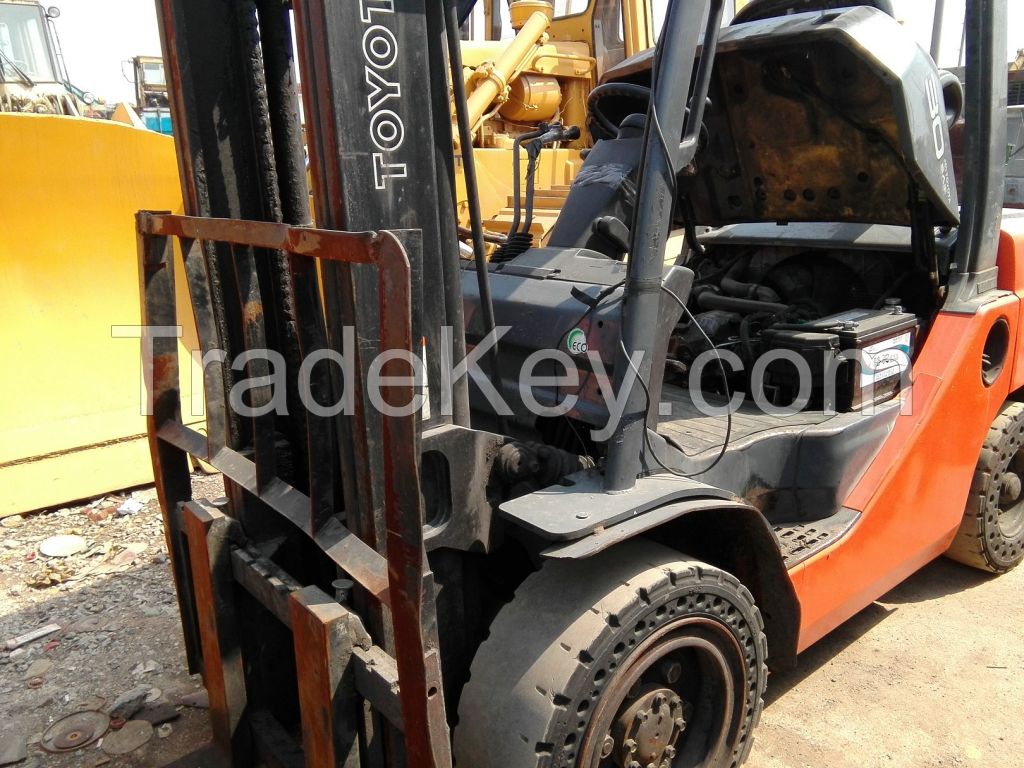 Used Toyota 8FDN30 Forklift