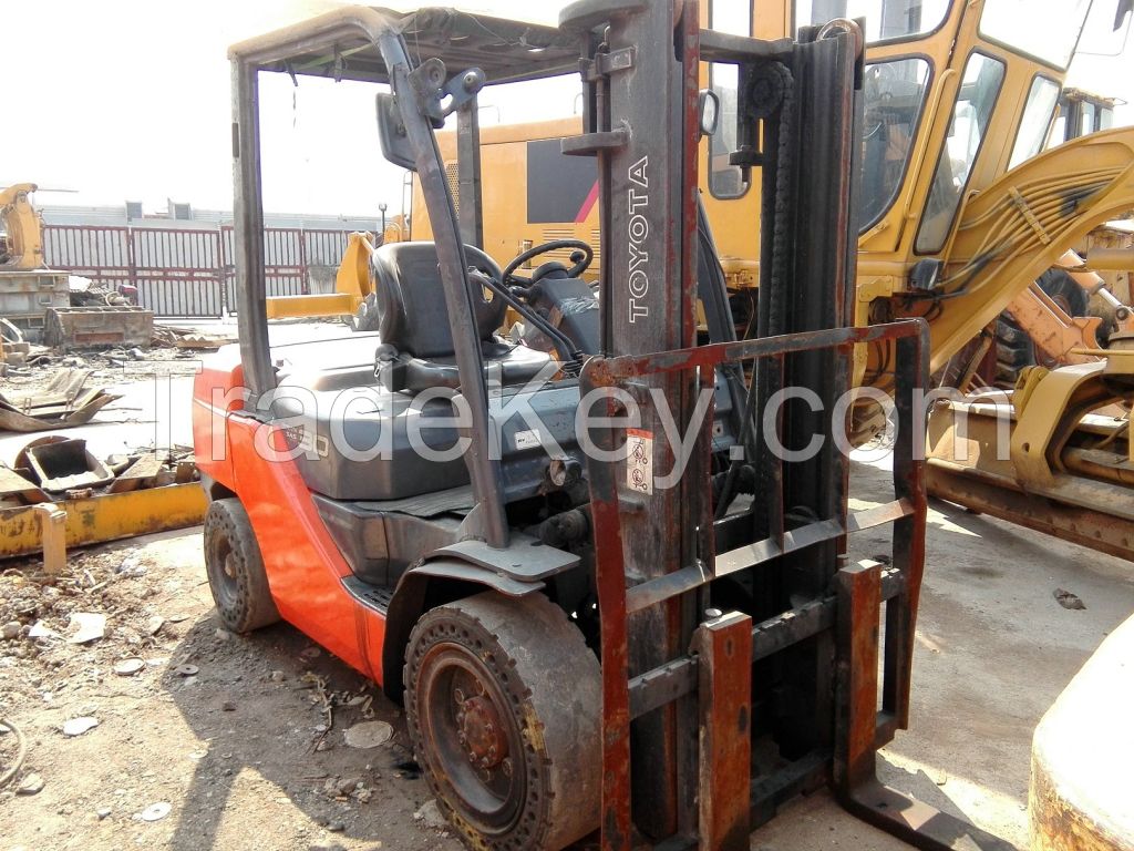 Used Toyota 8FDN30 Forklift