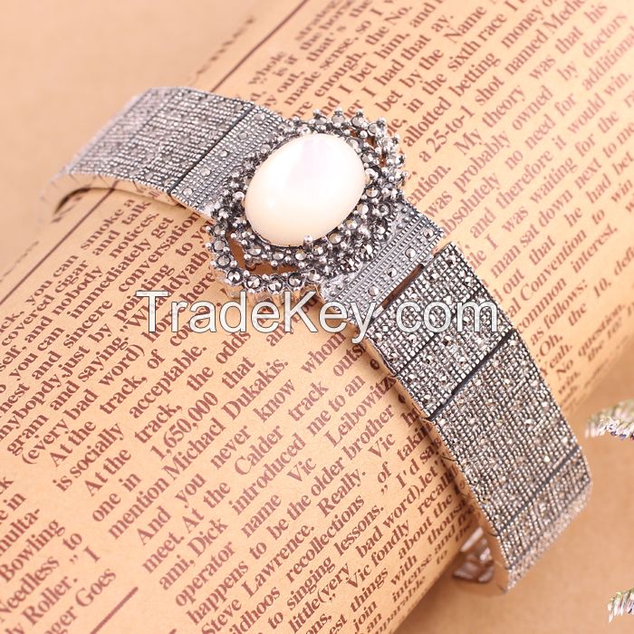 Natural white shell bracelet ,fashion charm bracelet ,silver bracelet  ( 77S1)