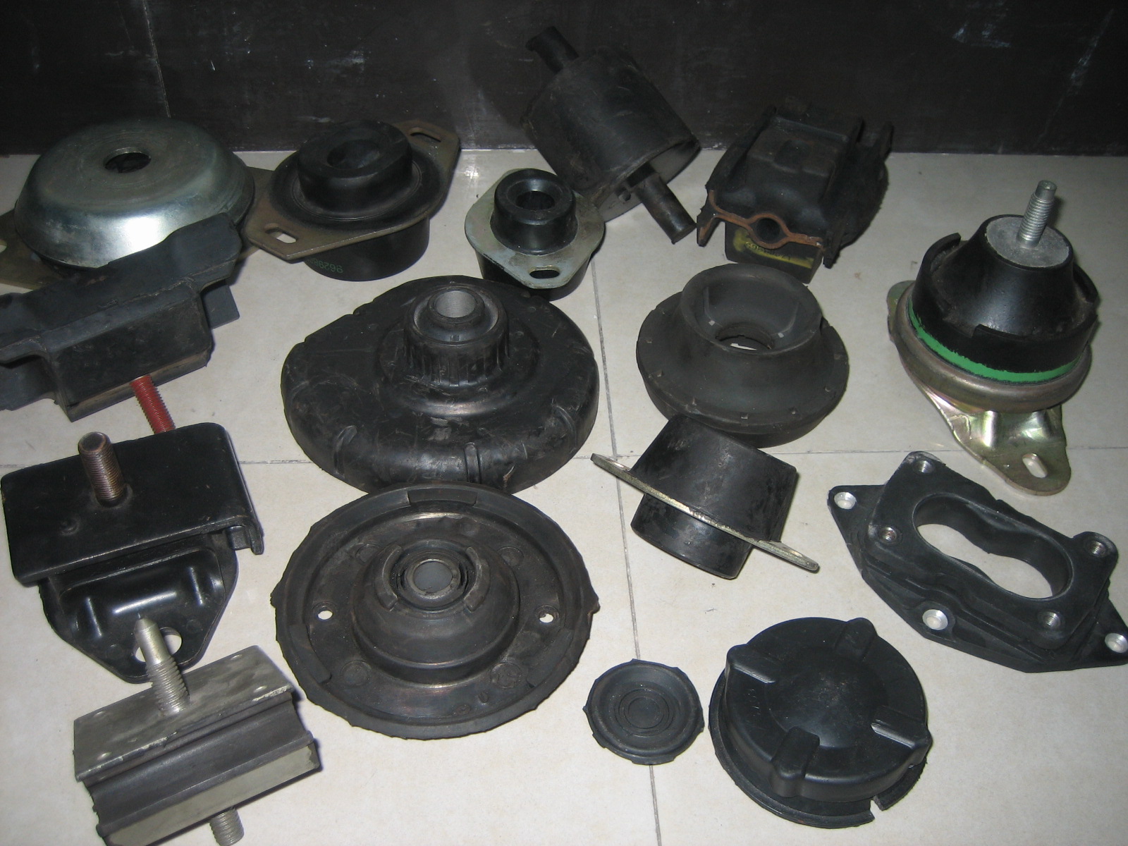 AUTO CHASSIS PARTS, INDUSTRIAL RUBBER TO METAL /PLASTIC BONDED PARTS