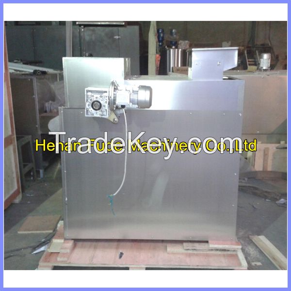 Peanut slivering machine, peanut strip cutting machine