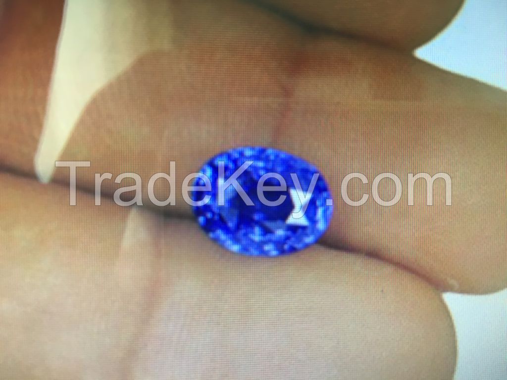 Kashmir Sapphire 5,72 CT , Cornflower blue natural