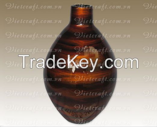 lacquer vase handmade in Vietnam bee color 