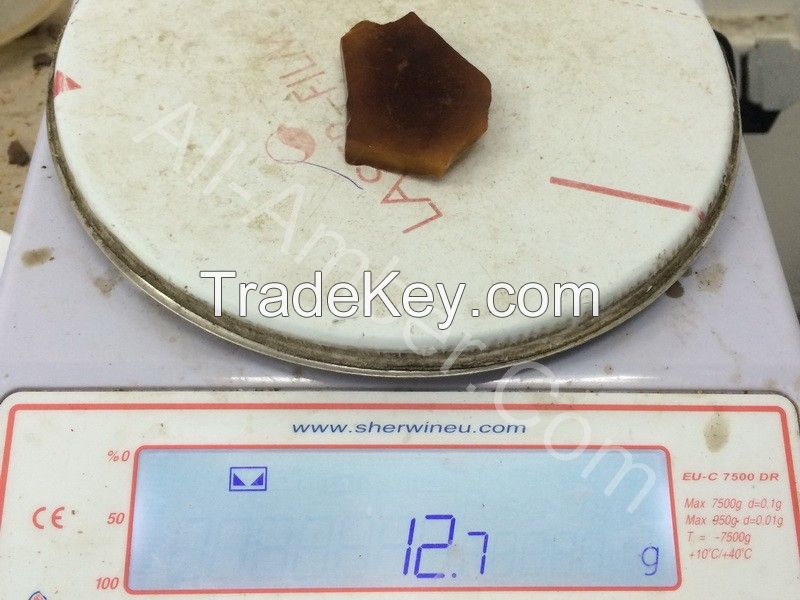 Raw Natural Amber of 5-10 grams fraction 