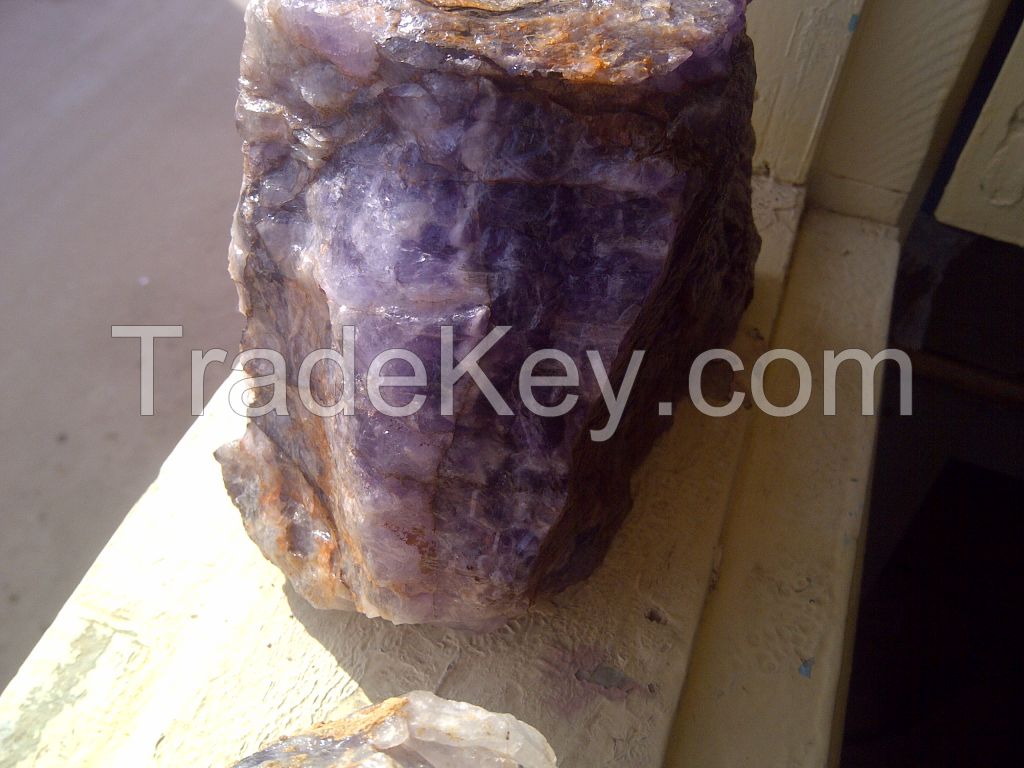 ROUGH/RAW AMETHYST