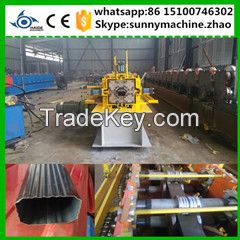 Downspout rain gutter roll forming machine