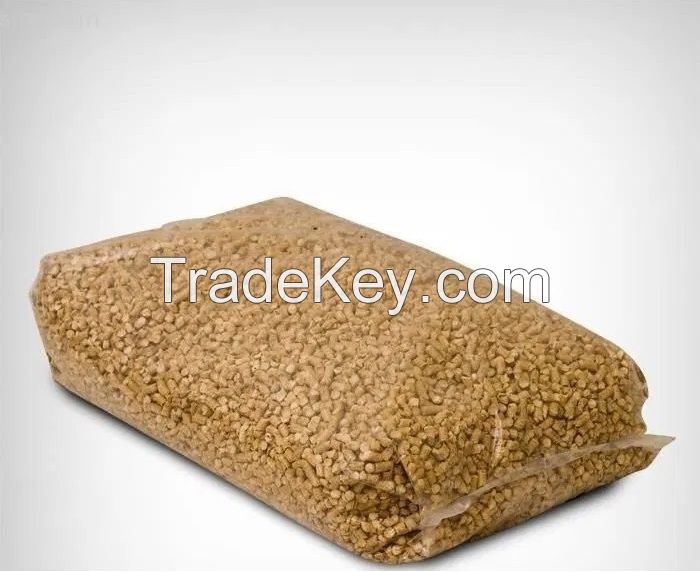 Pine wooden pellets 6 mm in 15 kg bags