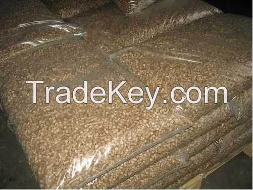 Pine wooden pellets 6 mm in 15 kg bags