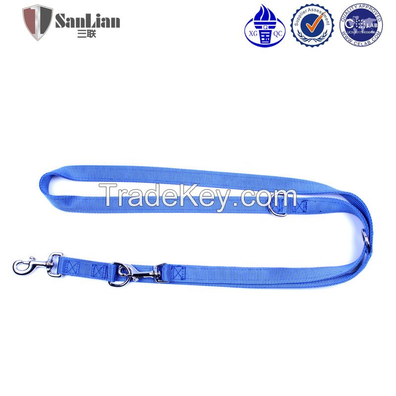 Nylon lead with two snap hooks for two dogs